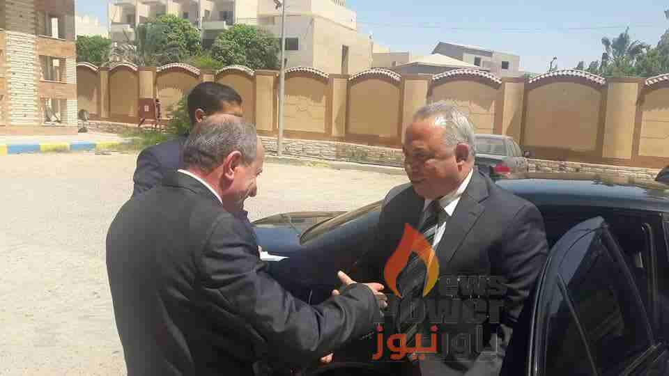 محافظ الشرقية في زيارة لشركة توزيع كهرباء القناة