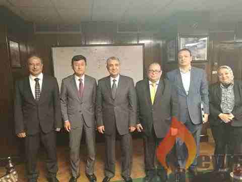 شاكر يستعرض مع سفير كوريا الجنوبية مذكرة التفاهم بين الشركة المصرية لنقل الكهرباء وتحالف شركات السويدى وهيونداى ودايو لتطوير شبكات نقل الكهرباء