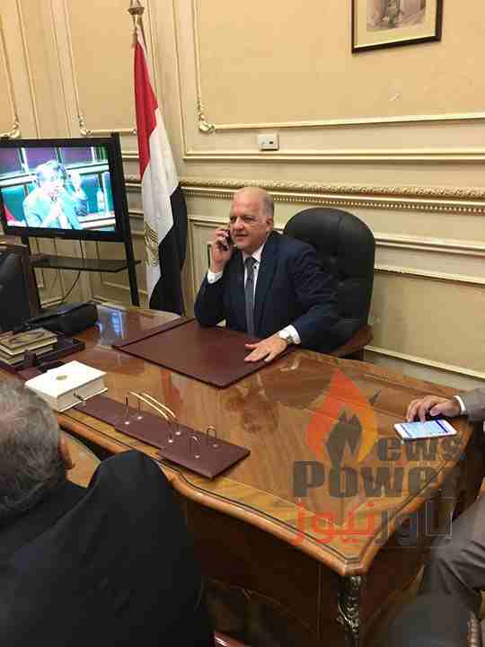 صورة خاصة .. النائب طلعت السويدى يستعيد مكتبه من رشوان ويقول : معركة شريفة وكلنا نعمل من اجل مصر