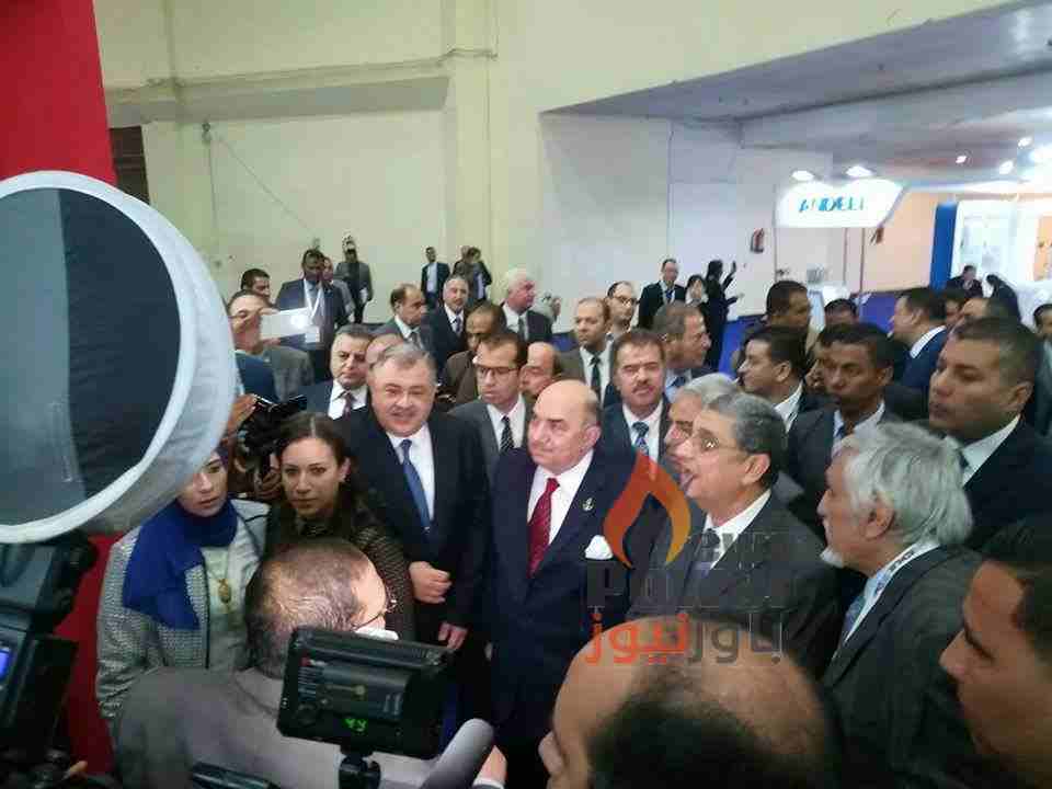 بالصور..وزير الكهرباء يبدأ افتتاح معرض اليكتريكس 2017