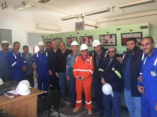 ممثلي اينى واباتشى فى زيارة لموقع 