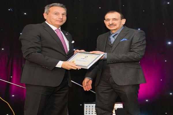 تكريم رئيس بنك مصر محمد الاتربى ضمن أفضل مائة رئيس تنفيذي عربي لعام 2017