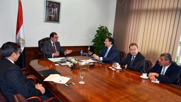 وزير البترول يلتقي الرئيس التنفيذي لشئون الطاقة بالبنك الدولى لبحث عدد من المشروعات المتعلقة بقطاع البترول