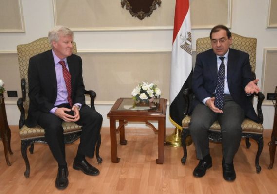 الملا يلتقي رئيسا شركة باور تشاينا للطاقة وشركة ميثانكس العالمية لبحث الفرص الاستثمارية المتاحة في قطاع البترول