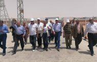 بالصور .. محافظ اسوان برفقة مدير عام الاستثمار واعضاء مجلس النواب لزيارة مشروع الطاقة الشمسية بموقع بنبان