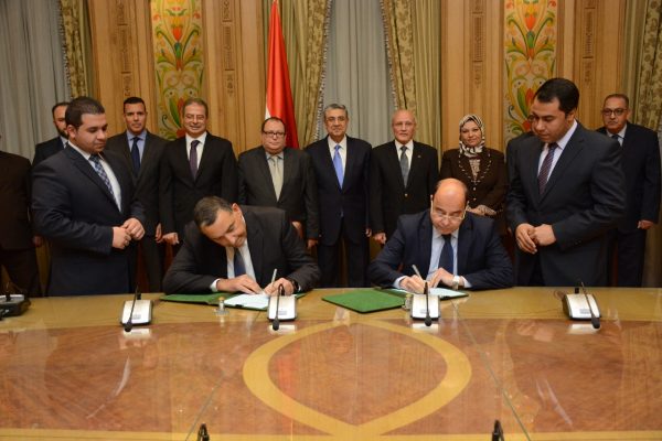 العصار وشاكر يشهدان توقيع بروتوكول تعاون لصيانة ورفع كفاءة محطات توليد الكهرباء فى مصر