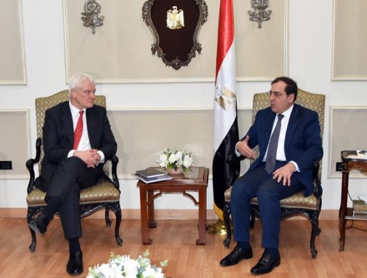 الملا يستقبل وزير الاستثمار البريطانى لمناقشة التوسع في ضخ استثمارات في المشروعات البترولية الكبرى ودخول شركات جديدة للسوق المصرى