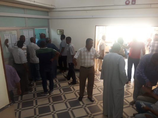 صور .. الديوان العام لشركة مصر العليا للتوزيع يصطف لاختيار ممثلى اللجنة النقابية