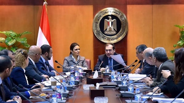 غدا الملا ونصر يوقعا بروتوكول تعاون مع البنك الأوروبي لاستكمال توصيل الغاز للمنازل