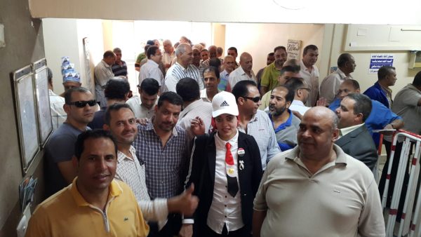 صور..العاملون بشركة القاهرة للتكرير يحتشدون لاختيار ممثلى النقابة