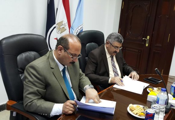 القاهـرة لتكرير البترول توقع علي عقـد إنشاء ورصف وصلة طريـق ترعة التوفيقية وطريق كوبري مؤسسـة الزكـاة بطـول 2.2 كيـلومتـر