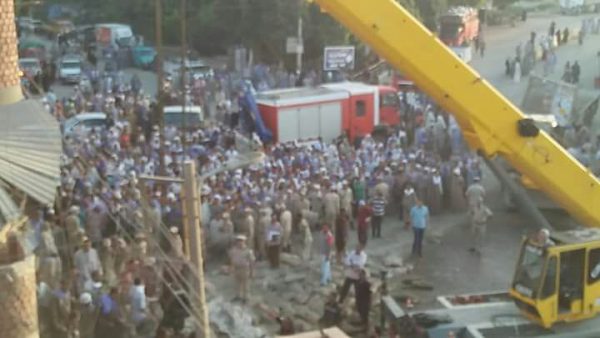 عاجل .. 12 متوفى و28 مصاب اثر اصطدام سيارة نقل بمنزل بقرية الشرفا بالمنيا