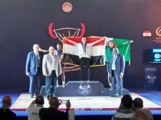 أمل توفيق تحصد الميدالية الذهبية لرفع الأثقال بدورة الألعاب الأفريقية بالجزائر