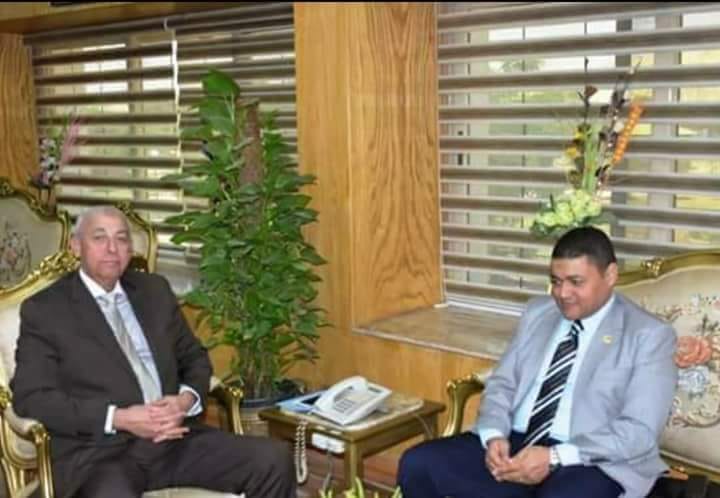 محافظ أسوان يستعرض مع رئيس شركة غاز مصر خطة الشركة لتوصيل الغاز الطبيعى للمناطق العمرانية الجديدة