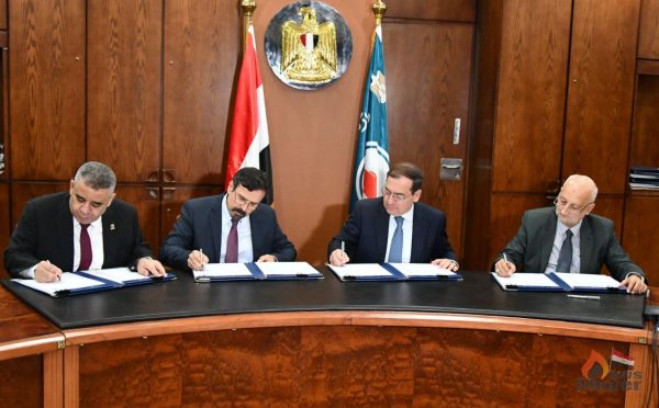 تأكيدا لانفرد الموقع .. الملا يوقع 3 اتفاقيات جديدة باستثمارات 139 مليون دولار مع  eni لمناطق نور ورأس قطارة و نيدوكو