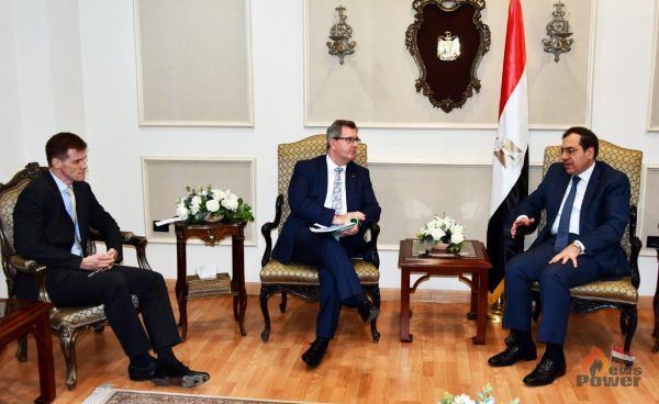 الملا : المرحلة القادمة تشهد زيادة استثمارات الشركات البريطانية العاملة في مصر في مجال انتاج الغاز الطبيعى