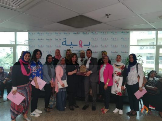 بالصور .. وفد من امانة المرأة بالنقابة العامة للبترول يزور مؤسسة بهية لدعم مرضي السرطان