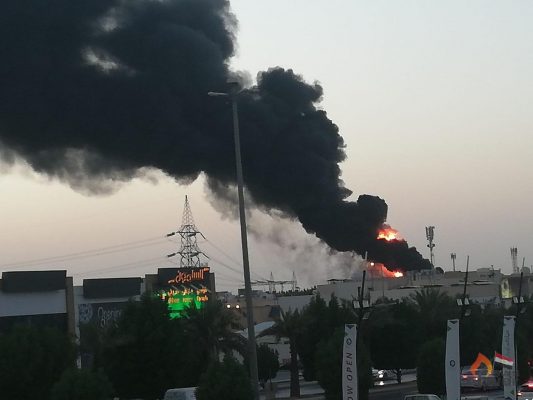 صور خاصة من السعودية .. حريق يلتهم محطة كهرباء بحي الوادي بالرياض