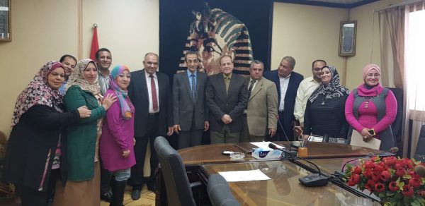 رئيس جنوب الدلتا للتوزيع يكرم أدارة الـ