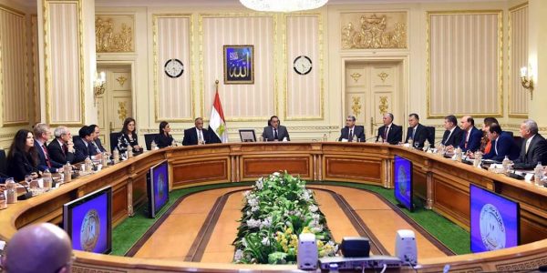 مسئولون حكوميون يشيدون بالبنك الاسيوى اليوم ويثمنون دوره فى تمويل 11 محطة للطاقة الشمسية بموقع 