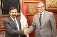 خلال لقائه وزير القوي العاملة .. 