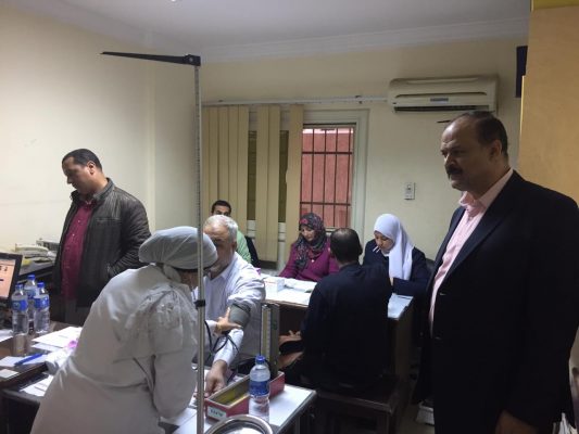 بالصور .. فعاليات حملة القضاء على فيروس سي بشركة السهام البترولية وابراهيم يكرم الفريق الطبي للشركة