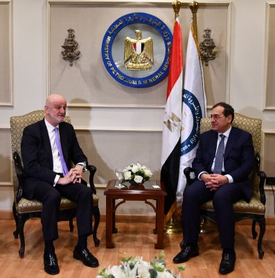 السفير الاسباني : ريبسول وسابسا تعتزم المشاركة في المزايدات البترولية بمصر