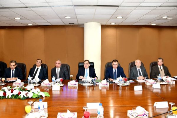 وزير البترول يعتمد الموازنة التخطيطية للعام المالي 2020/2019 لشركتي جابكو والفرعونية ويشدد علي اهمية الاسراع بتنفيذ مشروعات التوافق البيئى لمواقع العمل