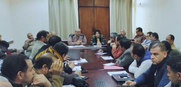 قطاع كهرباء الاقصر يشدد على ضرورة تحصيل المستحقات ويطالب المحصلين بضبط النفس وسعة الصدر اثناء التعامل مع المواطنين