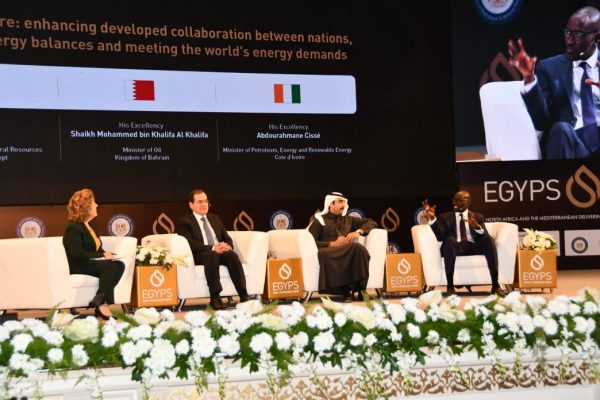 الملا يناقش تعزيز التعاون المتنامى بين الدول واكتشاف مصادر جديدة للطاقة ومواجهة الطلب العالمى عليها خلال جلسة وزارية علي هامش مؤتمر ايجبس 2019