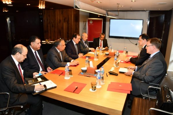 الملا يستعرض مع تيسن كروب الألمانية امكانية إضافة وحدة إنتاجية جديدة بمجمع غازات الصحراء الغربية لاستيعاب الغاز القادم من حقل ريفين