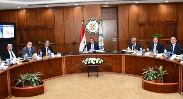 وزير البترول يعتمد عمومية ميدتاب .. وإجمالى تداول المنتجات البترولية على الرصيف البحري للشركة بلغ 4 مليون طن بزيادة 52% عن العام السابق