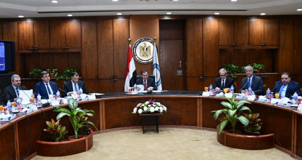 الملا يعتمد ميزانية النيل لتسويق البترول  وعدد محطاتها يقفز الى   68 محطة خدمة وتموين للسيارات بالوقود بعد دخول 4  خلال عام 2018 بمحافظات الصعيد