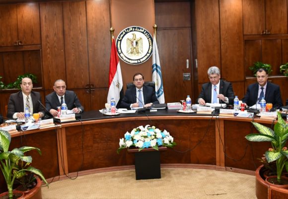 عاجل .. وليد لطفى يعلن ان بتروجت  حققت حجم أعمال غير مسبوق بقيمة 26.5 مليار جنيه خلال عام 2018 بزيادة نسبتها 12 % على عام 2017  مرتكزة على خطة تطوير وتحديث قطاع البترول بمحاورها السبعة