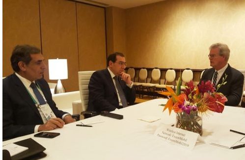 الملا يعقد اجتماع موسع مع وزير الطاقة الأمريكى على هامش ملتقى CERAWEEK  بمدينة هيوستن الأمريكية