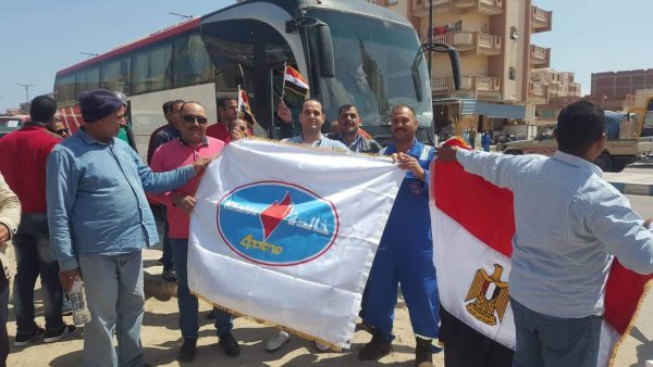 تحت رعاية المهندس خالد موافي .. العاملون بمواقع شركة خالدة للبترول يشاركون بفاعلية في الاستفتاء الدستوري