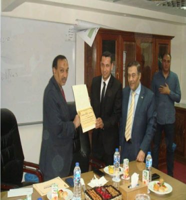 بالصور .. شركة شمال سيناء للبترول تُكرم الحاصلين علي درجة الماجيستير