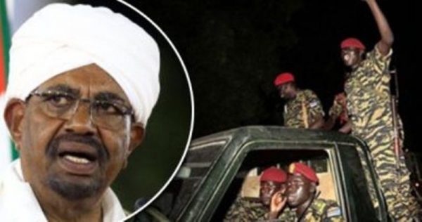 وزير الدفاع السوداني : مجلس عسكري لإدارة البلاد عامين واقتلاع نظام البشير