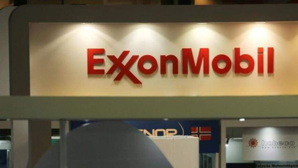 أرباح Exxon Mobil تهبط 49% في الربع الأول