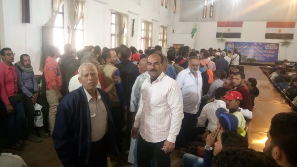 العاملون بمنطقة كهرباء مصر الوسطى يشاركون بفاعلية في الاستفتاء الدستوري