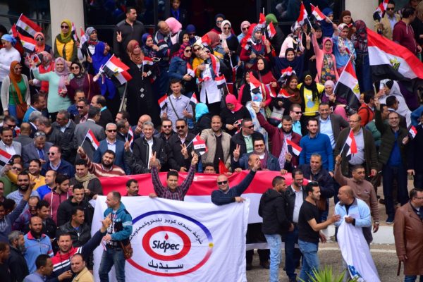تحت رعاية الدكتور مسعد القصبي .. حشود غفيرة من شركة سيدبك للمشاركة في الاستفتاء علي التعديلات الدستورية
