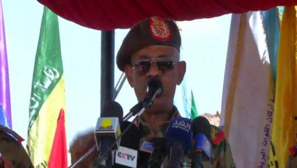 بن عوف يتنحى والبرهان يؤدي القسم رئيسا للمجلس العسكري الانتقالي بالسودان