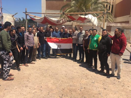 العاملون بموقع رأس فنار بشركة السويس للزيت يشاركون في التعديلات الدستورية