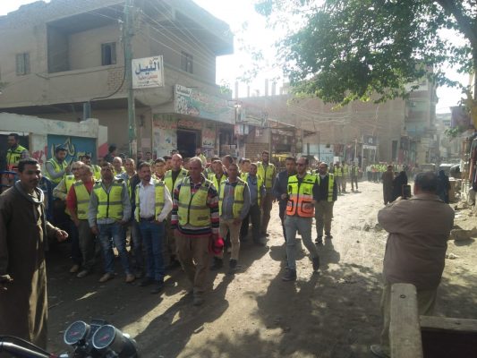 بقيادة مختار .. العاملون بالوجه القبلي لانتاج الكهرباء يشاركون في الاستفتاء الدستوري