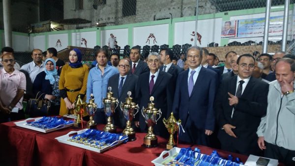 وزير الكهرباء يسلم جوائز الدورة الرمضانية للشركات الفائزة وفريق شمال القاهرة يحتل المركز الاول