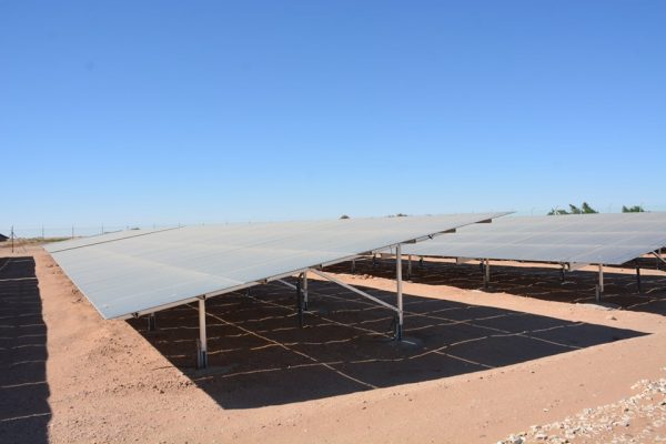 بتكلفة 412 الف جنية تركيب محطات طاقة شمسية للوحدات المحلية بالفرافرة