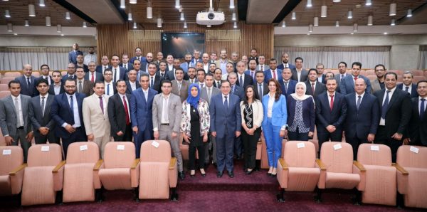 الملا :  تعزيز الامن والسلامة في صناعة البترول والغاز يأتي على رأس أولويات الوزارة انطلاقاً من دوره المحورى في استكمال المشروعات البترولية الكبرى