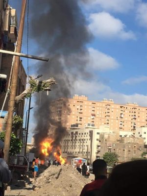 بالصور .. انفجار ماسورة غاز عند كوبري راغب - غيط العنب كرموز واحتراق العديد من السيارات