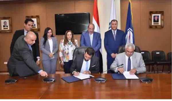 بحضور عز الرجال وحسين .. توقيع بروتوكول تعاون بين هيئة البترول وجامعة «اسلسكا» لتدريب قيادات الشركات