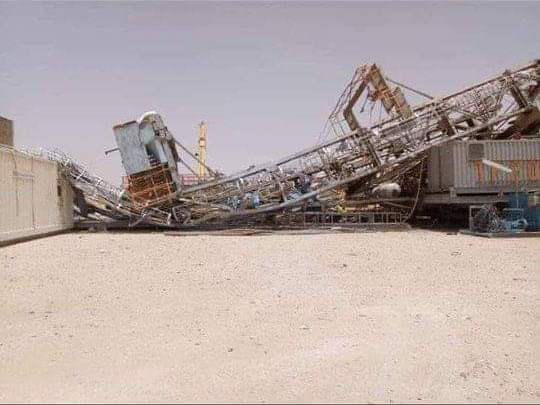بالصور .. لحظة سقوط برج الحفر لبريمة TP201 التابع لشركة سوناطرك الجزائرية